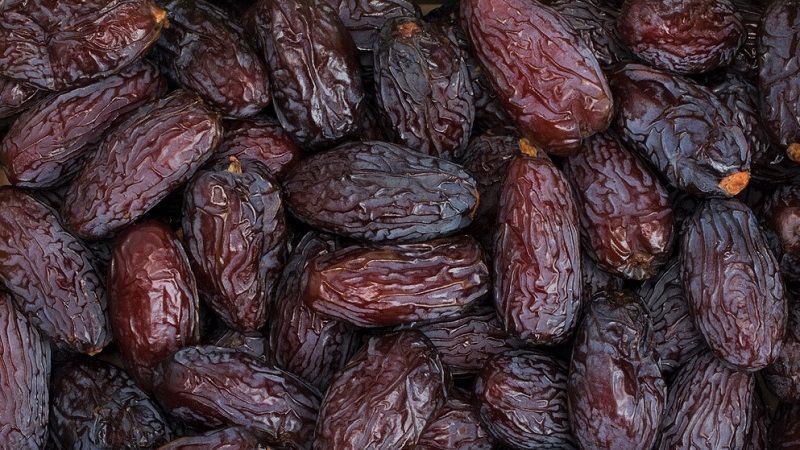 ما حقيقة وجود تمور اسرائيلية في السوق اللبناني؟