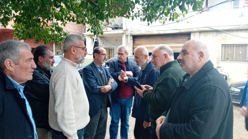 وفد من حزب الله يتفقد عائلات نازحة في الجناح