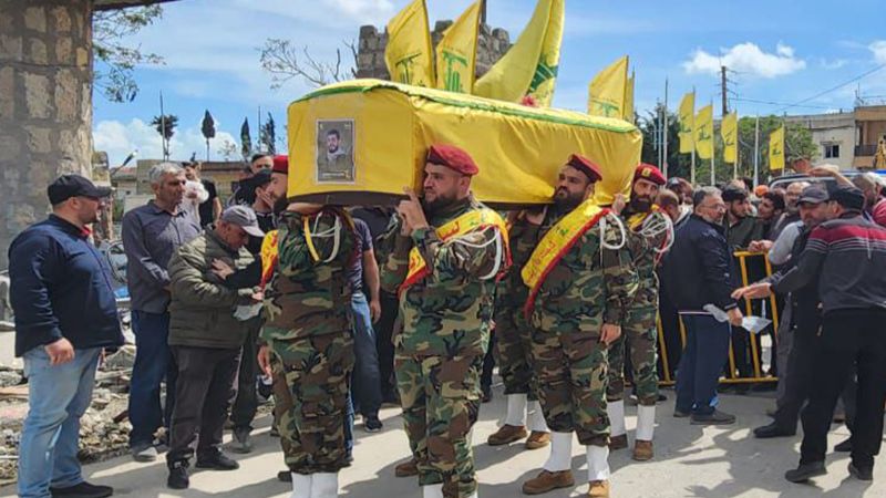 بموكب مهيب.. حزب الله يشيّع الشهيد عباس دعيبس في ميس الجبل