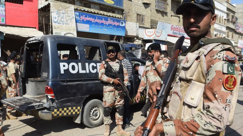 بعد عملية خطف.. مسلحون يقتلون 10 أشخاص في باكستان