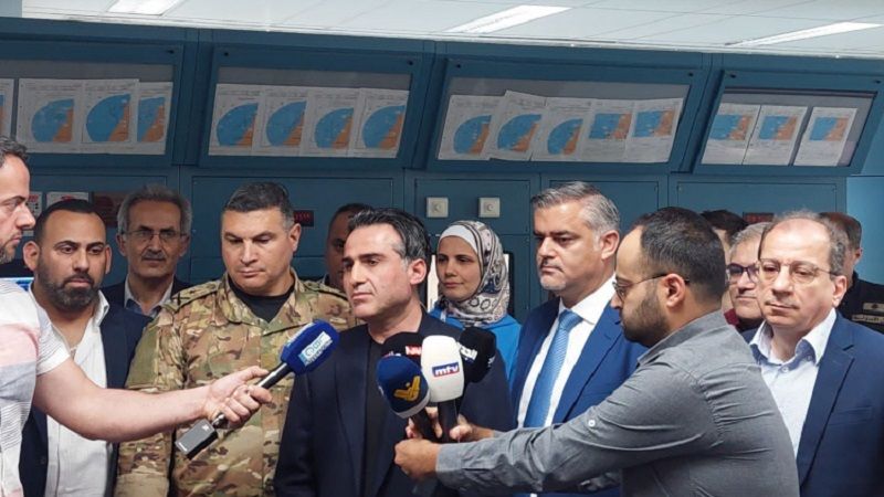 حمية يجول في المطار: الأجواء اللبنانية أعيد فتحها وسير العمل في المطار يعود لطبيعته 