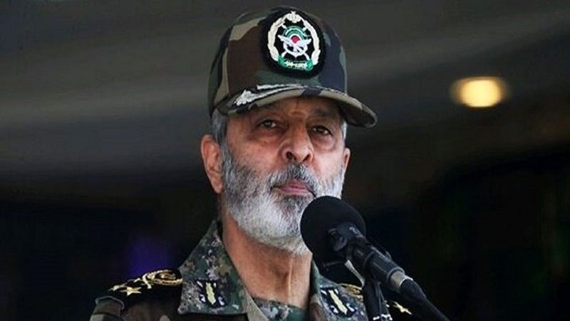 قائد الجيش الإيراني: مستعدون لـ"رد عاصف" على أي حماقة يرتكبها العدو
