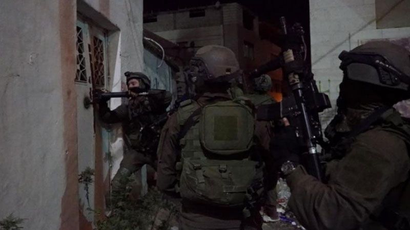 العدو يشنّ حملة مداهمات واعتقالات واسعة في الضفة والقدس