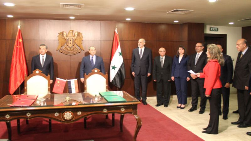 وزير الخارجية السوري ونظيره الصيني يدعوان لتعزيز العلاقات بين البلدين ووقف الحرب على غزّة
