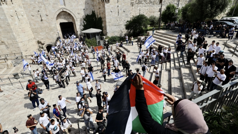 "مسيرة الأعلام" في يوم القدس: بن غفير يضغط للمرور في باب العمود