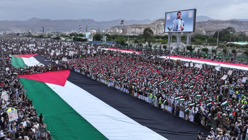 طوفان يمني مُتجدد بمسيرات "جبهات الإسناد ثبات وجهاد"