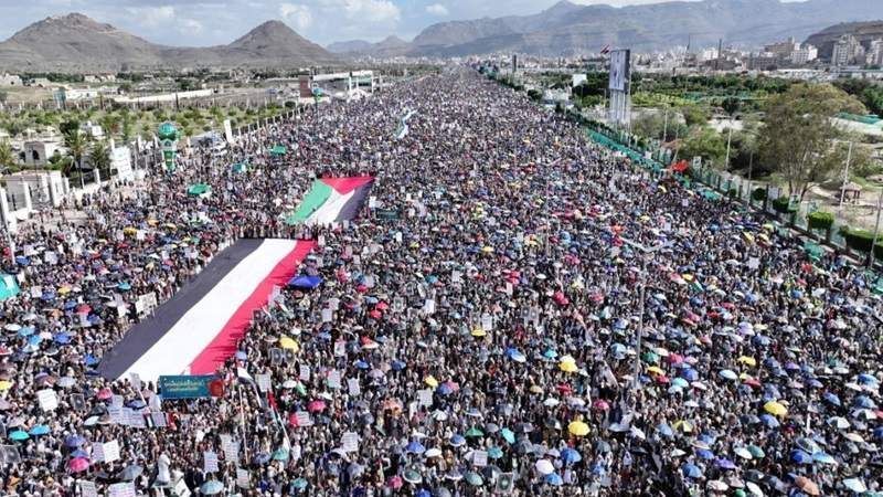 "مع غزة.. جبهات الإسناد ثبات وجهاد" تظاهرات وحشود مليونية تملأ 22 ساحة في صعدة
