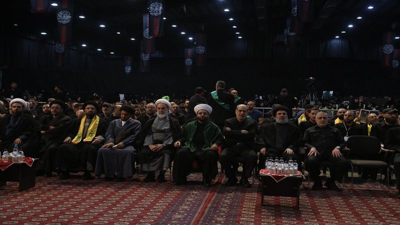 بالصور.. إحياء الليلة السادسة من المحرّم في مجمع سيد الشهداء (ع) 