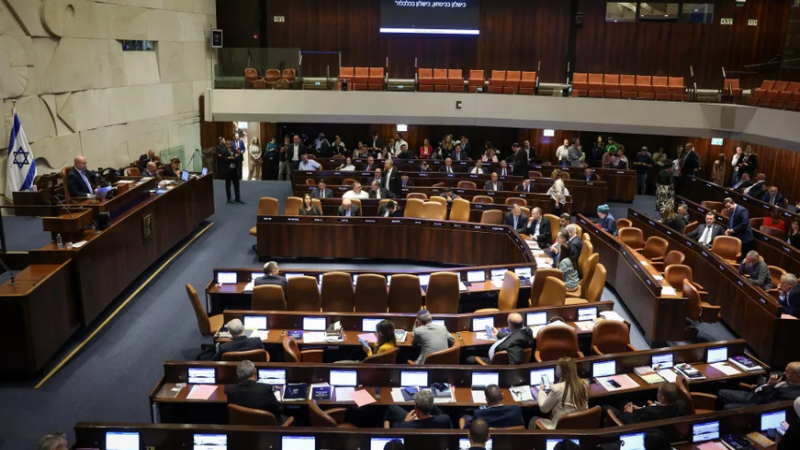 الكنيست يتبنّى قرارًا مبدئيًا ضدّ إقامة دولة فلسطينية