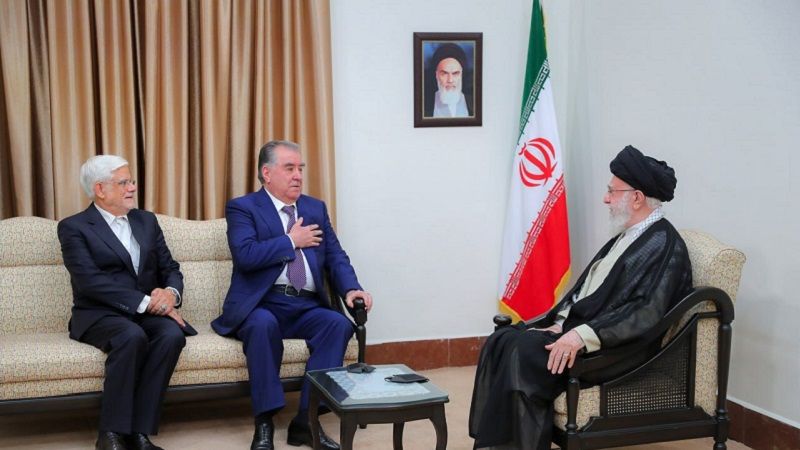 الإمام الخامنئي يستقبل الرئيس الطاجيكي ورئيس الوزراء الأرميني