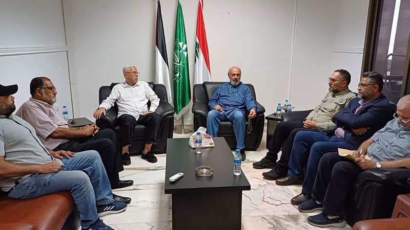 العمل الجماهيري في حماس يستقبل وحدة النقابات والعمال بحزب الله: متمسكون بالمقاومة