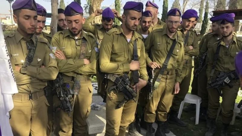 تجميد خدمة جنود الاحتياط الذين رفضوا مواصلة الخدمة إذا لم تسع الحكومة إلى اتفاق لإطلاق سراح "المختطفين"