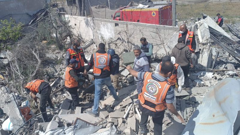 منذ بداية الحرب.. نحو 400 بين شهيد وجريح من عناصر الدفاع المدني في غزّة