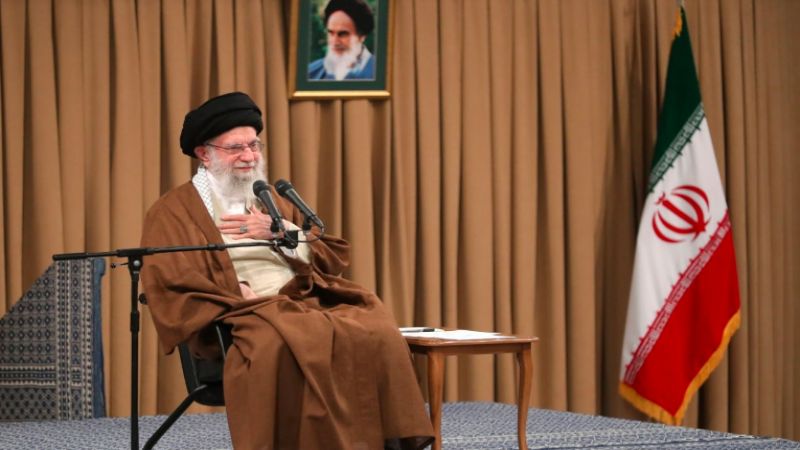  الإمام الخامنئي: جبهة المقاومة إن لم تتوسّع اليوم ستتوسّع غدًا