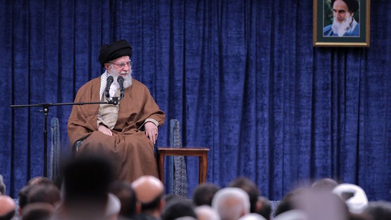 الإمام الخامنئي: ما حدث في سورية هو نتاج خطة أميركية صهيونية مشتركة