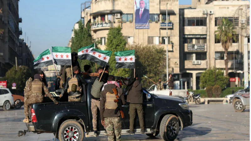 مسؤول في الشرق الأوسط لـ"إسرائيل هيوم": الصراعات بين الفصائل المسلّحة في سورية بدأت