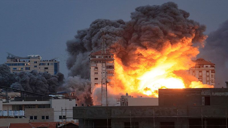 العدوان على غزّة.. قصف "إسرائيلي" مستمر واستهداف لمستشفيات شمال القطاع