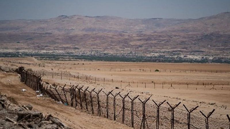جيش الاحتلال يخطّط لبناء سياج حدودي مع الأردن في غضون ثلاث سنوات