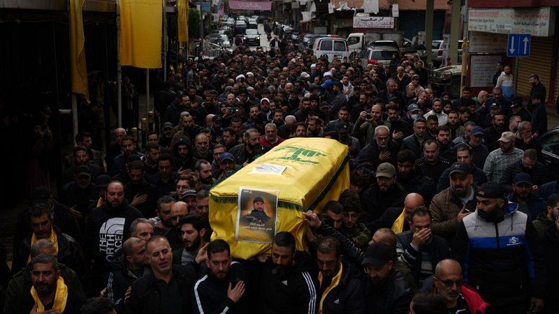 بالصور| تشييع الشهيد القائد محمود محمد شاهين في روضة الحوراء زينب (ع)