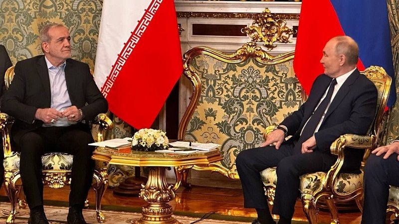 بزشكيان لنظيره الروسي: العلاقات بين طهران وموسكو مصيرية وحساسة وإستراتيجية