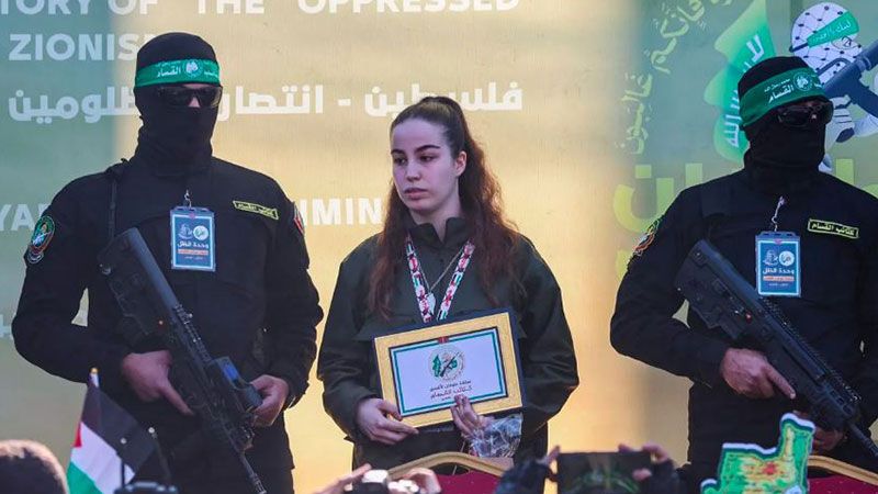كتائب القسّام تسلُّم 3 أسرى "إسرائيليين" في جباليا وخان يونس