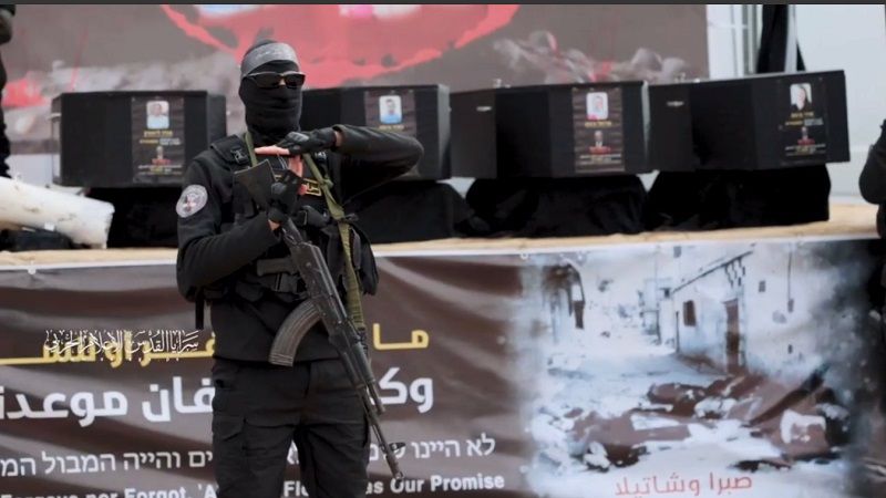 فيديو| تسليم 4 جثث لأسرى الاحتلال ضمن المرحلة الأولى من "صفقة" التبادل