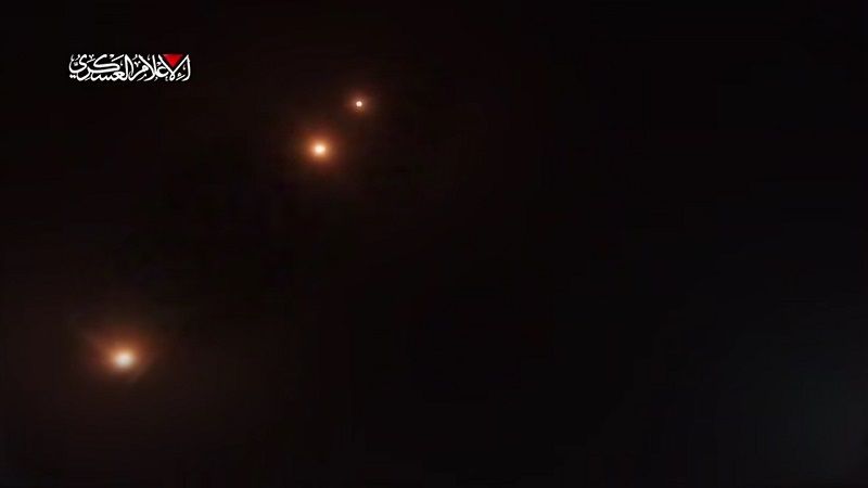 فيديو| قصف القسام لمدينة "أسدود" المحتلة برشقة صاروخية من طراز "S55"