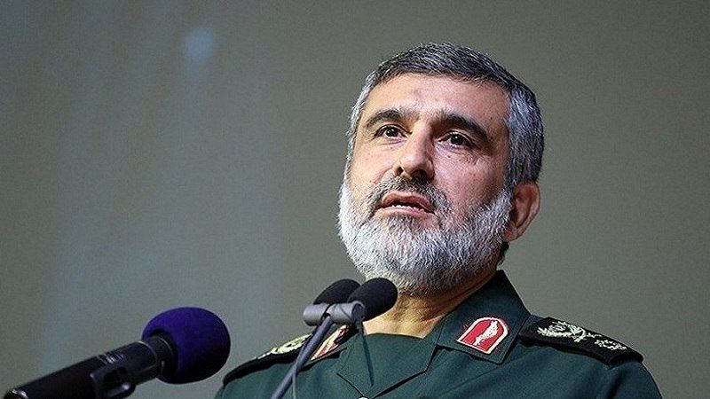 العميد حاجي زادة: "الوعد الصادق 1" أكبر عملية صاروخية باليستية في العالم