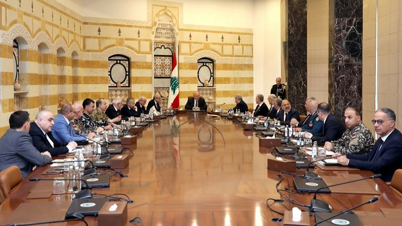 المجلس الأعلى للدفاع يشدد على أولوية الاستقرار الأمني وشفافية الانتخابات ويرفع توصية إلى مجلس الوزراء 