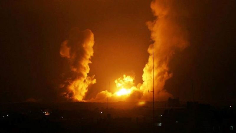 الاحتلال يقصف موقعًا للمقاومة في غزة ويعتقل 20 فلسطينيًا في الضفة