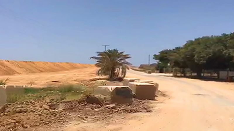 سواتر تُرابية لحماية مستوطنات