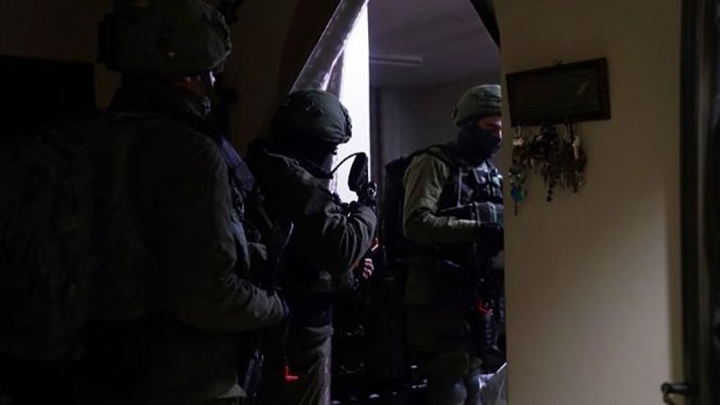 الاحتلال يعتقل 17 فلسطينيًا في الضفة