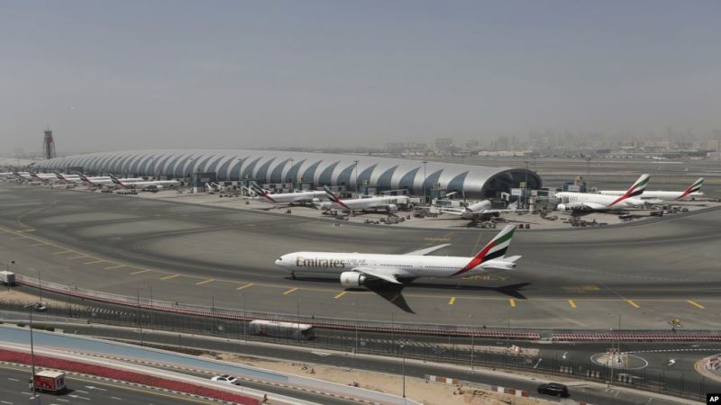 مقتل 4 أشخاص في تحطم طائرة في دبي