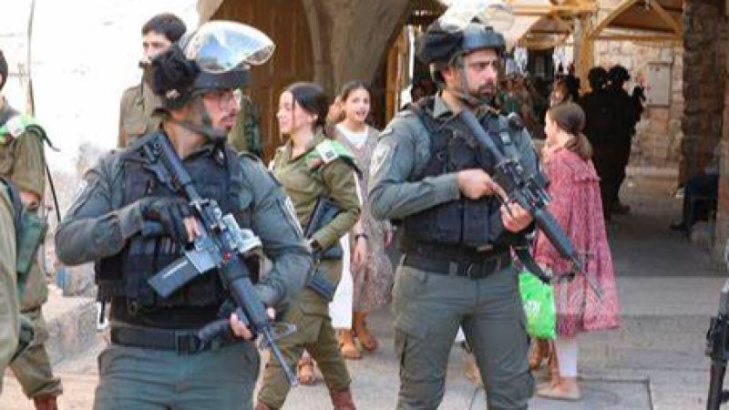 بحجة الأعياد "اليهودية".. اعتداءات المستوطنين تتوسّع في الخليل وجيش الاحتلال يحميهم