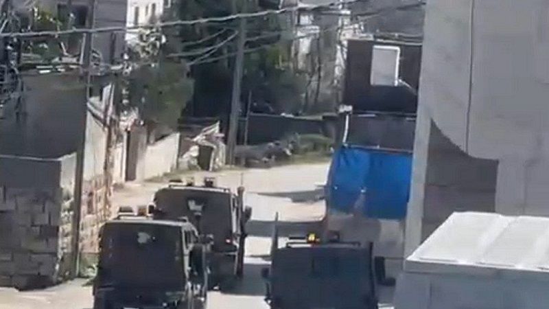 فلسطين المحتلة| قوات الاحتلال تقتحم بلدة سعير شمال شرق الخليل بالضفة الغربية المحتلة فلسطين المحتلة| قوات الاحتلال تقتحم بلدة سعير شمال شرق الخليل بالضفة الغربية المحتلة