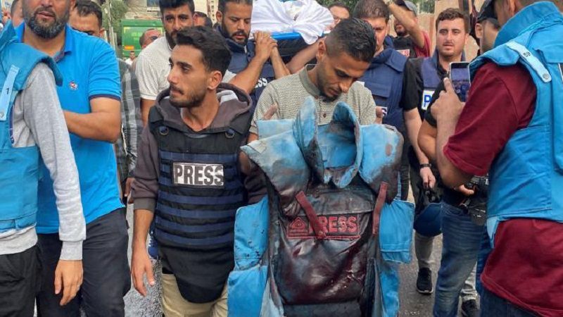 بلغة "الدم والجوع والدمع والرماد".. هكذا يحيي صحفيو غزة اليوم العالمي لحرية الصحافة