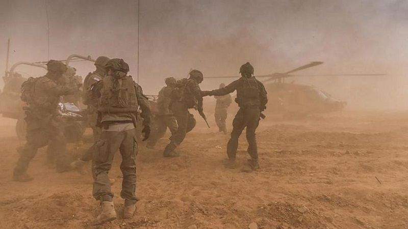 فلسطين المحتلة | مروحية صهيونية تهبط في رفح لنقل جنود مصابين فلسطين المحتلة | مروحية صهيونية تهبط في رفح لنقل جنود مصابين