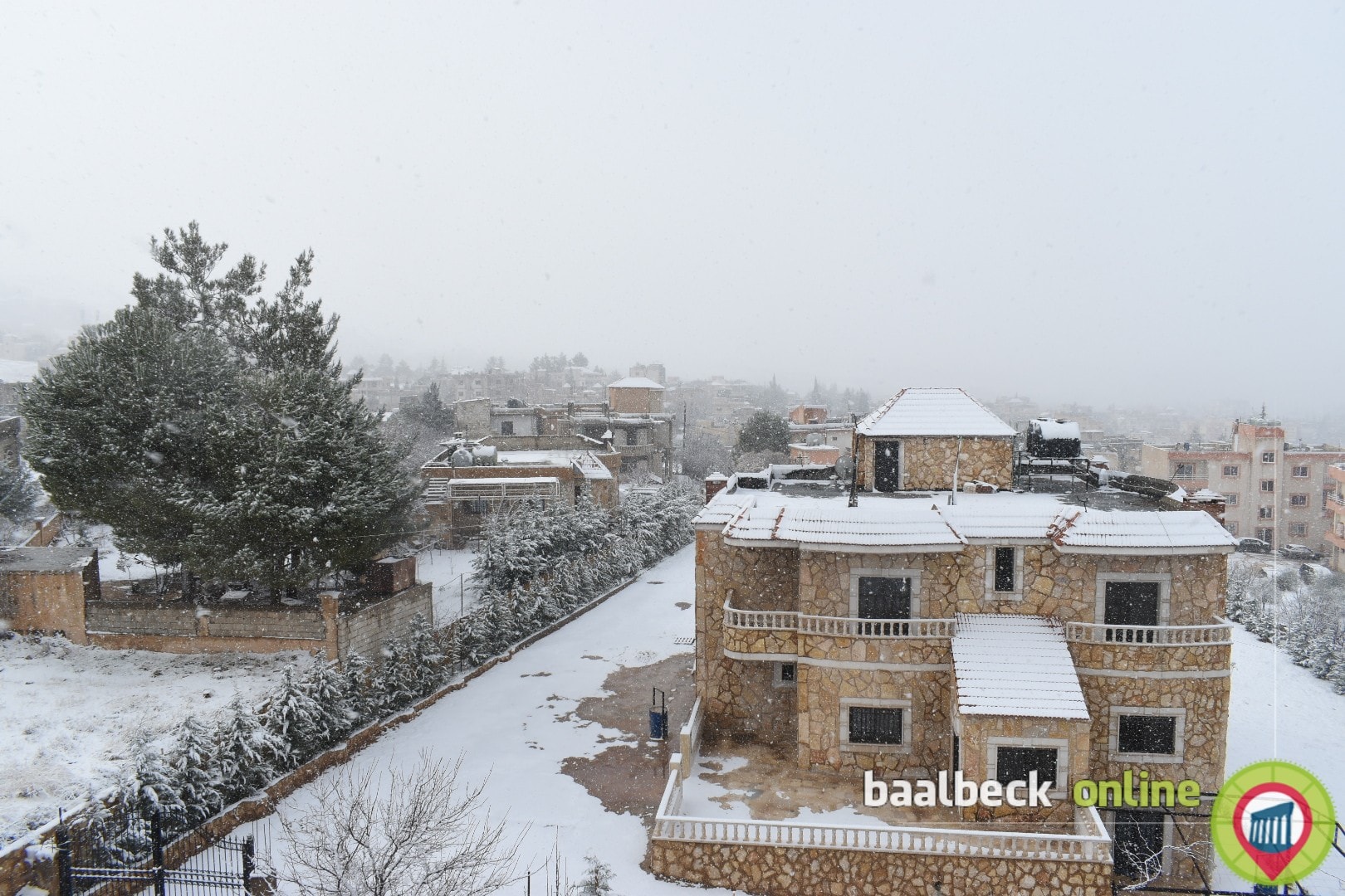 لبنان بالأبيض