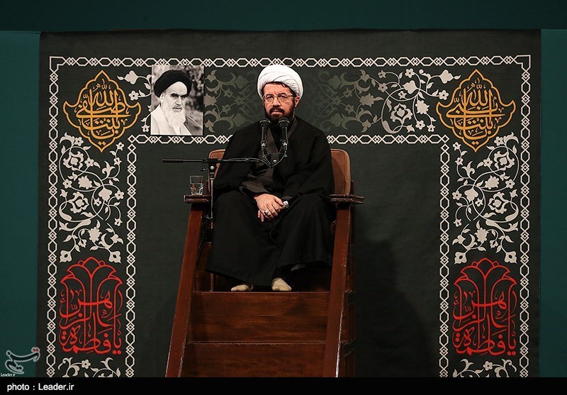 بالصور.. عزاء بذكرى استشهاد السيدة الزهراء (ع) بحضور الإمام الخامنئي