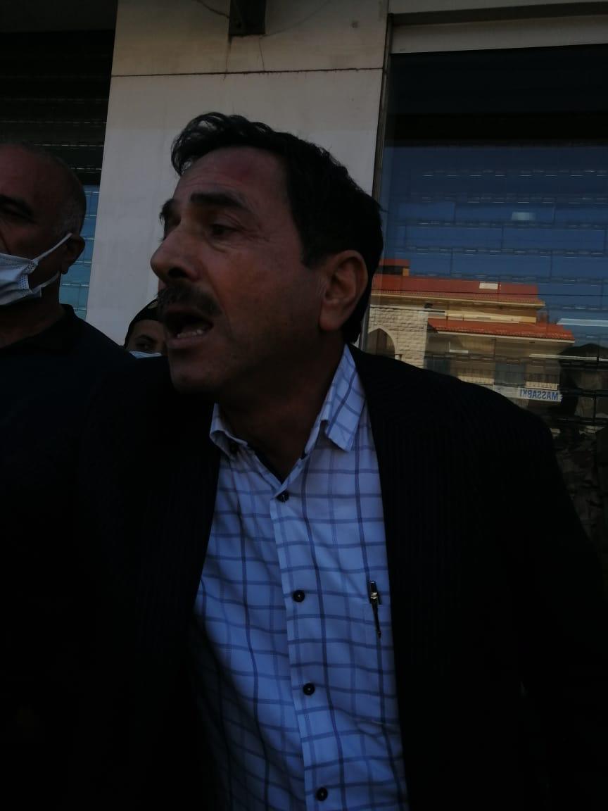 أحد أولياء أمور الطلاب محمد جعفر بعد تعرضه للضرب
