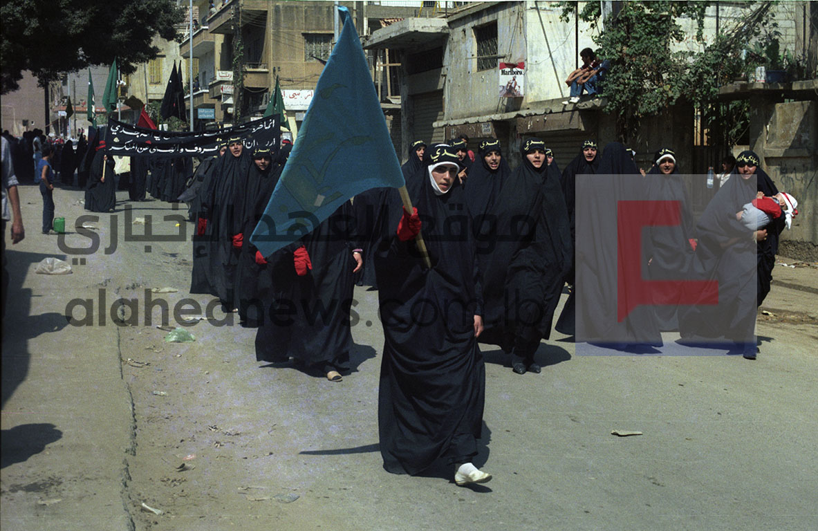 من مسيرة عاشوراء مع بدايات حزب الله منتصف الثمانينات من أرشيف