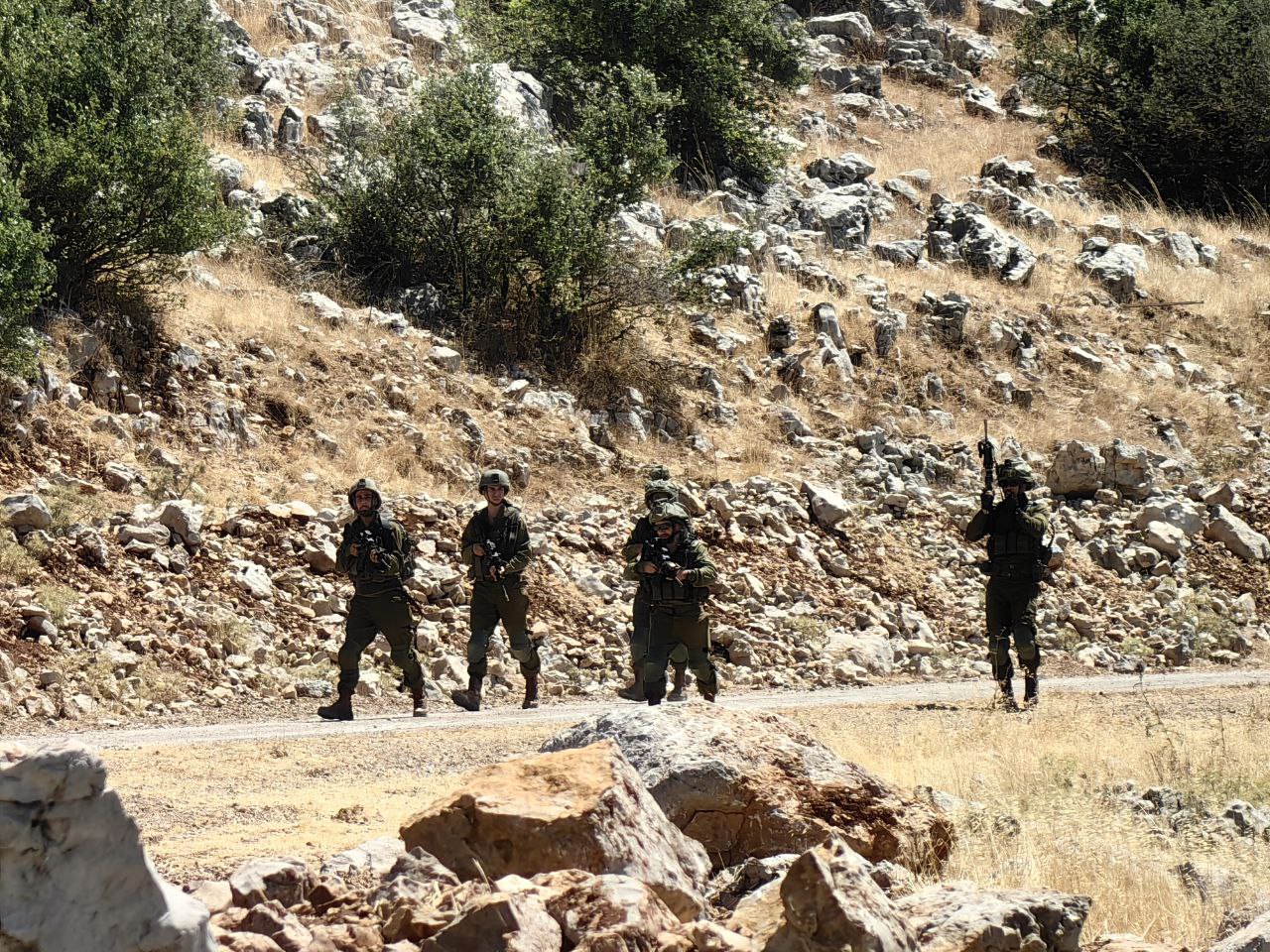 بالصور.. استنفار متبادل بين الجيش اللبناني وقوات العدو في تلال كفرشوبا