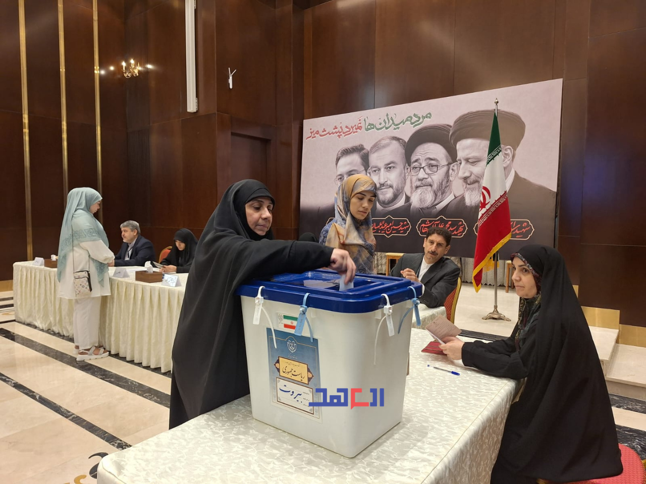 بالصور: السفارة الإيرانية تنظِّم الانتخابات للجالية الإيرانية في بيروت