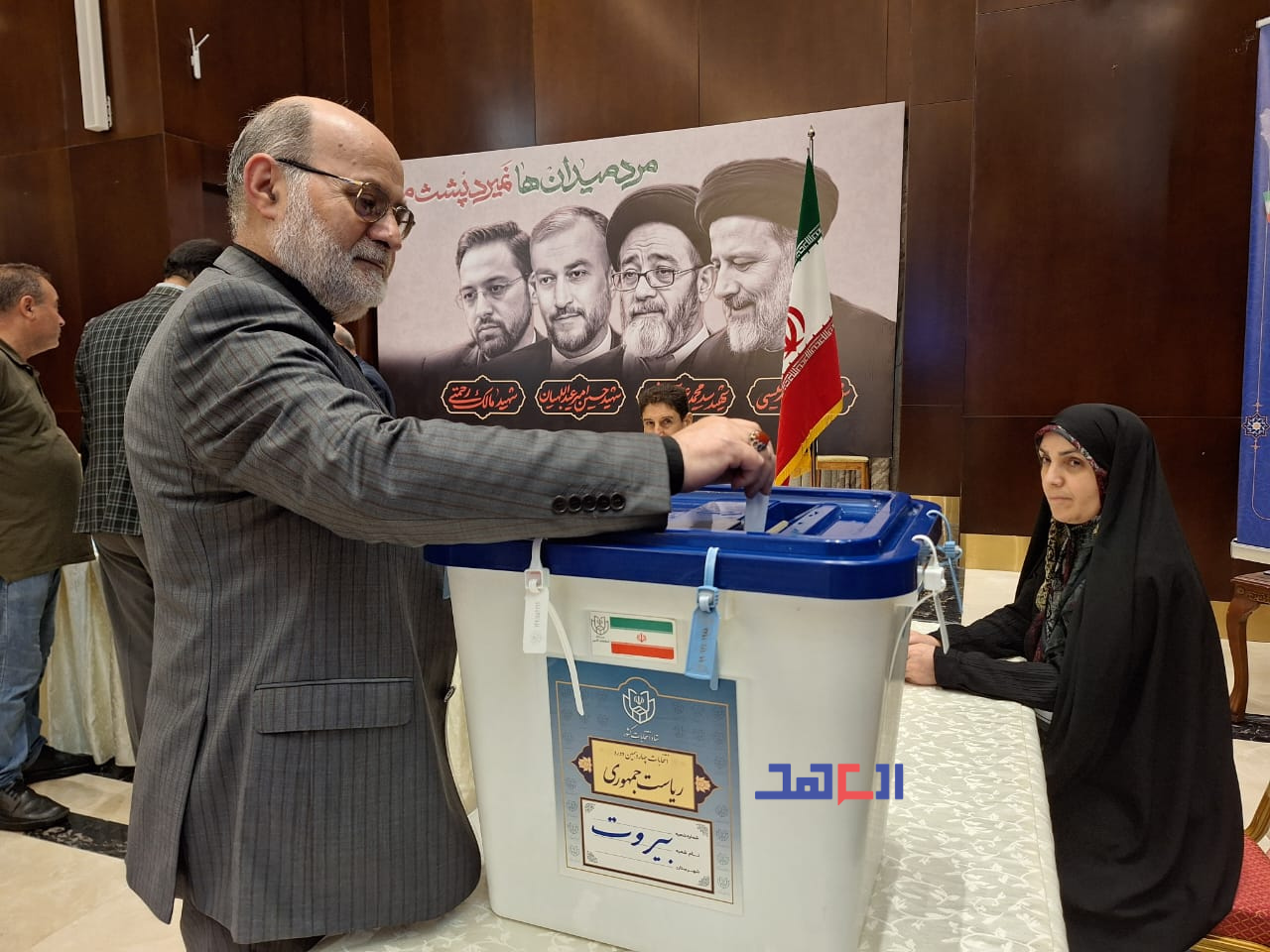 بالصور: السفارة الإيرانية تنظِّم الانتخابات للجالية الإيرانية في بيروت