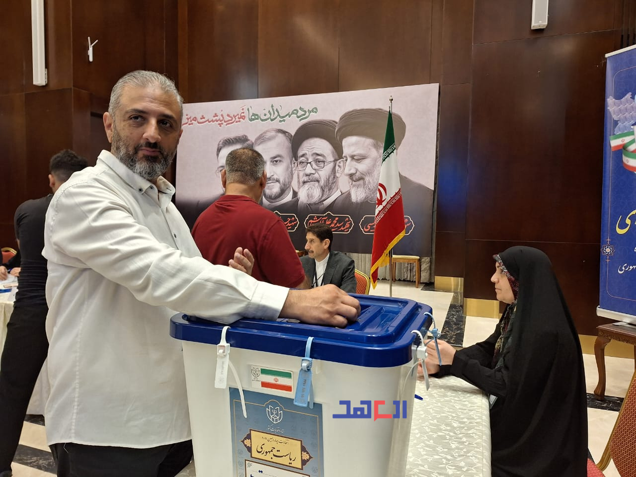 بالصور: السفارة الإيرانية تنظِّم الانتخابات للجالية الإيرانية في بيروت