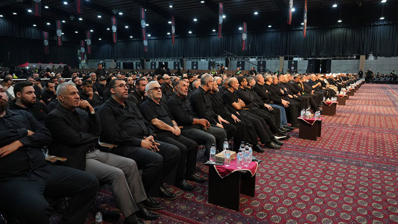 بالصور.. إحياء الليلة الثالثة من محرّم في مجمع سيد الشهداء (ع) 